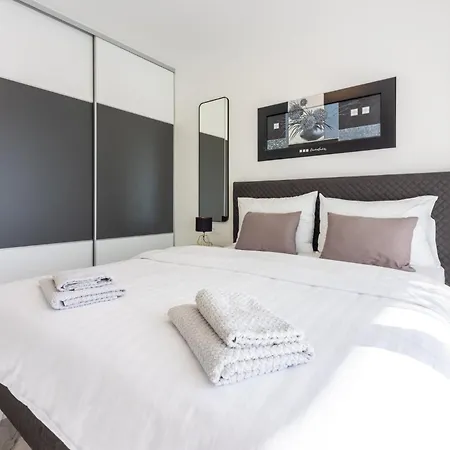 Kuca Nena Holiday home *