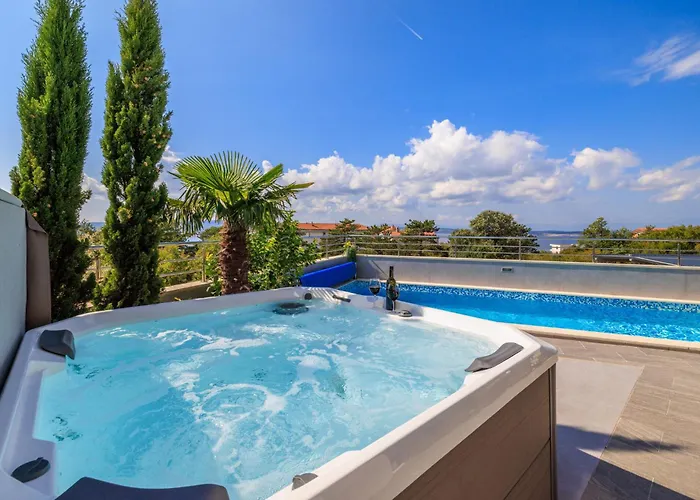 Kuca Nena * 茨里克韦尼察